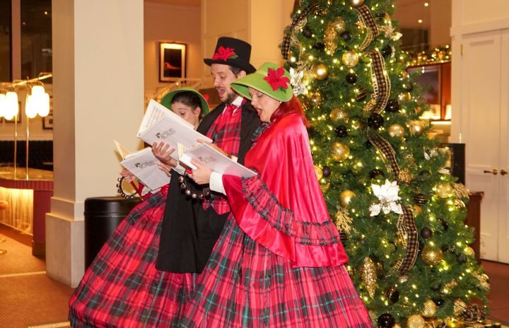 Stay At In A Historic Building While Enjoying The Holiday Magic In Chicago