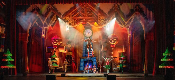Cirque Dreams Holidaze In Chicago