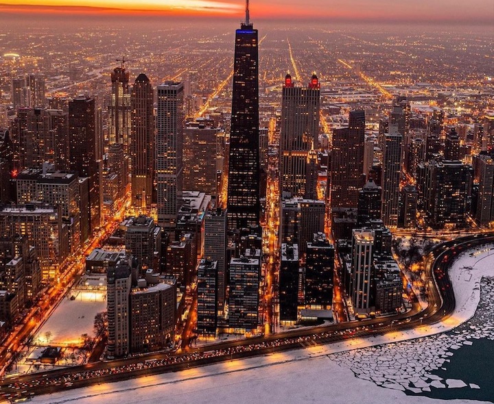 Drink 94 Floors Above Chicago At CloudBar At 360 Chicago