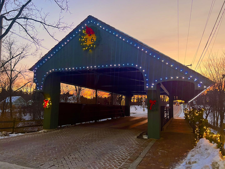 Vintage Holidays Brings Old-World Christmas Magic to Historic Downtown Long Grove