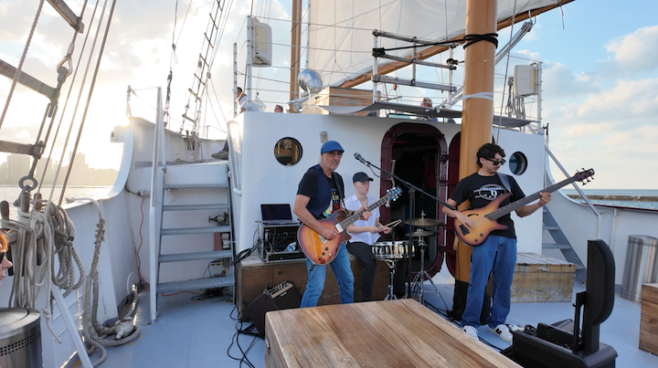 MICHAEL CHARLES RIDES THE WINDY CITY BLUES INTO 2026 WITH A LAKE MICHIGAN RESIDENCY