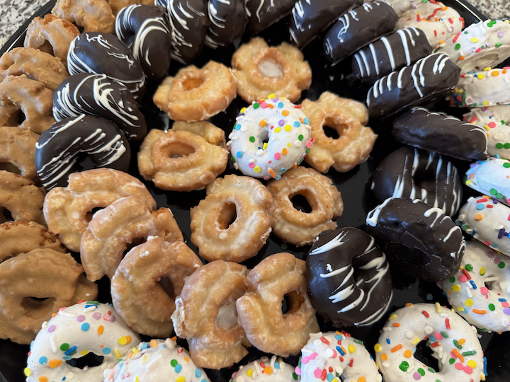 OH HAPPY DAY, FOLKS! It’s National Donut Day! 