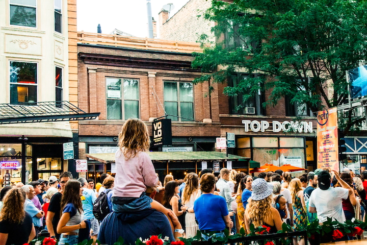 Retro on Roscoe 2025: Chicago’s Time Machine Street Fest Turns Back the Clock