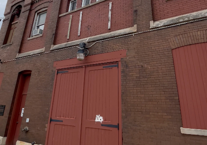 Relics From The Heyday, Reminisce of Chicago's Schlitz Row