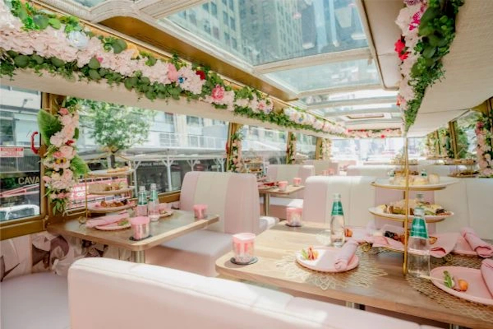 Tea Around Town Chicago: The City’s Most Enchanting Ride